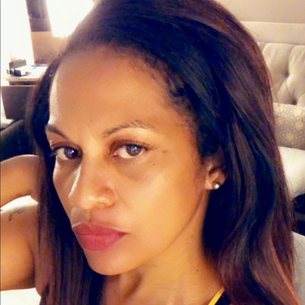 Meet your Posher, Denise